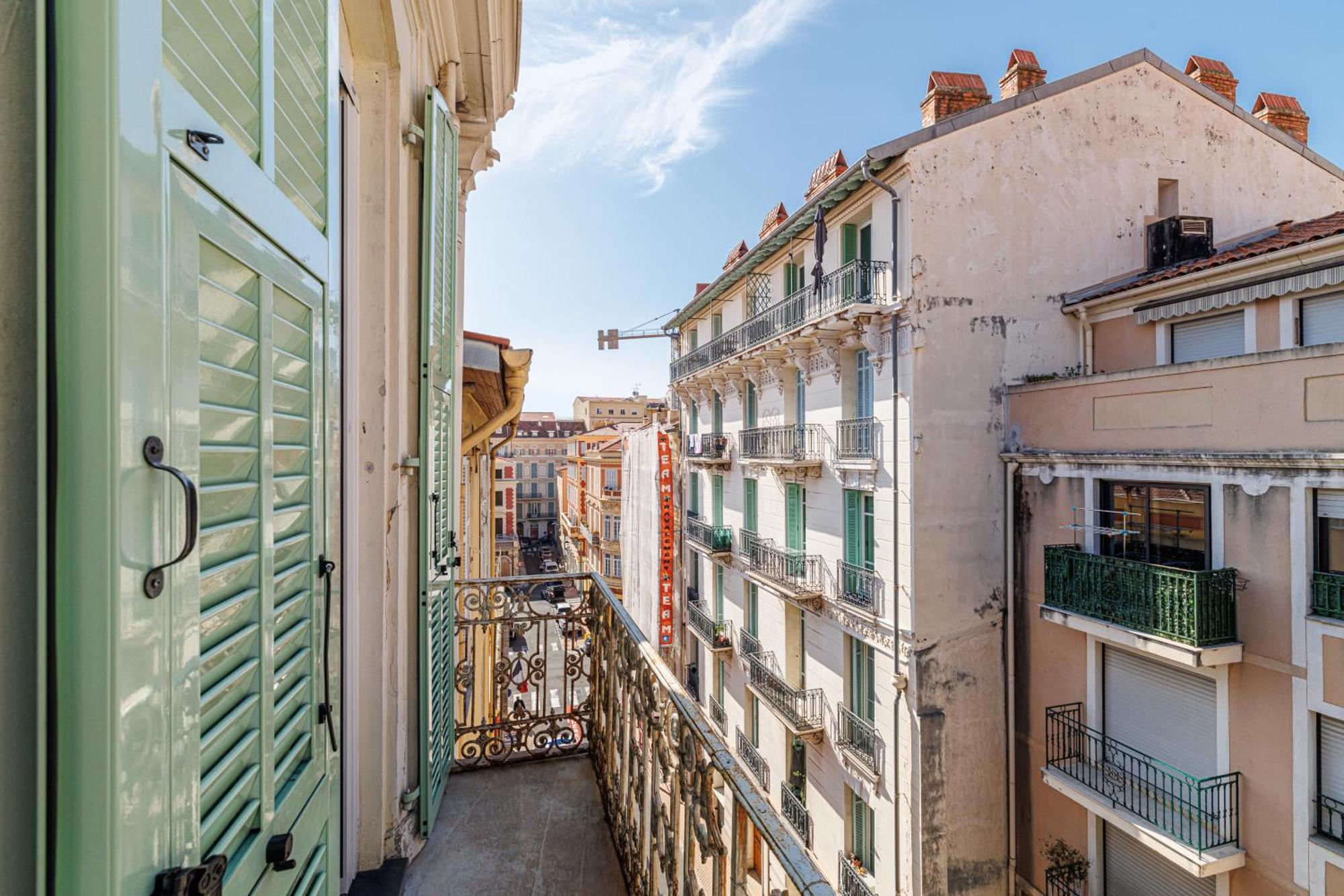 Appartement Le Saint Charles à Menton Extérieur photo
